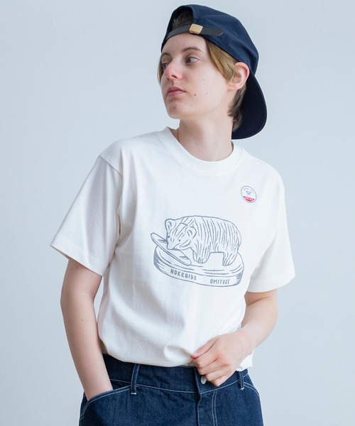 AUG(オーグ)の「AUG キボリクマ プリント Tee(Tシャツ/カットソー・レディース・ピンク系/ブラック/イエロー系/グリーン系/オフホワイト/グレイッシュベージュ・FREE)」の1枚目の写真