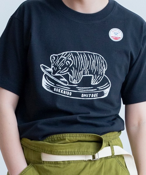 AUG(オーグ)の「AUG キボリクマ プリント Tee(Tシャツ/カットソー・レディース・ピンク系/ブラック/イエロー系/グリーン系/オフホワイト/グレイッシュベージュ・FREE)」の22枚目の写真