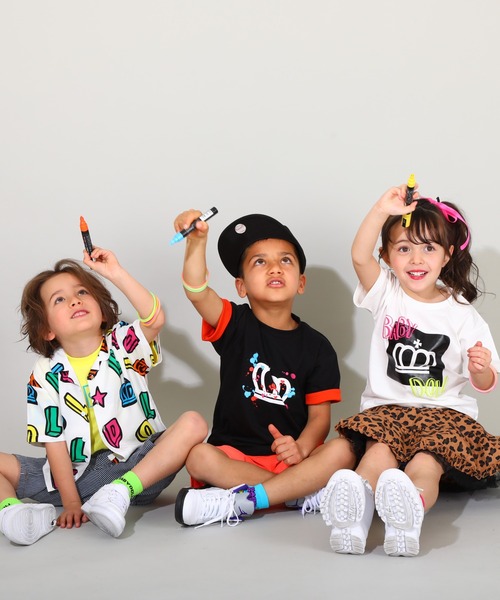 BABYDOLL（ベビードール）の「親子お揃い ネオンロゴTシャツ 8069K（Tシャツ/カットソー・キッズ・ブラック/ホワイト・130cm/140cm/120cm/150cm/80ｃｍ/110cm/90cm/100cm）」の7枚目の写真