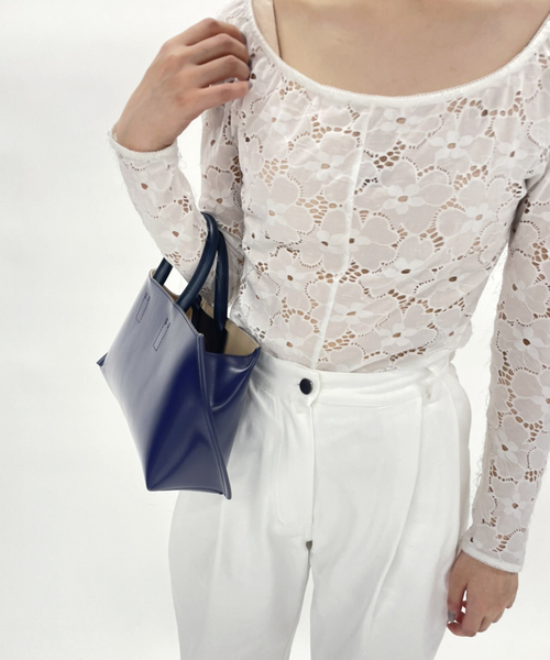 Courtney Orla(コートニーオーラ)の「【COURTNEY ORLA / コートニーオーラ】SLOPE WIDE TOTEs(ハンドバッグ・レディース・ネイビー・FREE)」の4枚目の写真