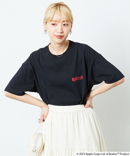FREAK'S STORE(フリークスストア)の「【限定展開】THE BEATLES/ザ・ビートルズ 別注TOUR Tシャツ(Tシャツ/カットソー・レディース・ブラック/グレー/ピンク/オフホワイト・フリ-)」の5枚目の写真