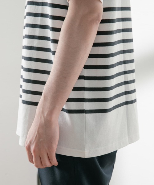 ITEMS URBANRESEARCH（アイテムズ アーバンリサーチ）の「パネルボーダーバスク Tシャツ（Tシャツ/カットソー・メンズ・グリーン/ブラック/ネイビー・MEDIUM/LARGE）」の22枚目の写真