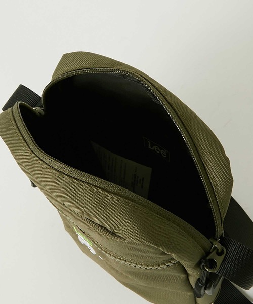 CORDURA（コーデュラ）の「Lee 【CORDURA/コーデュラ】リサイクルポリエステル 縦型ボディバッグ（ボディバッグ/ウエストポーチ・レディース・キャメル/グレー/ブラック/カーキ・FREE）」の22枚目の写真