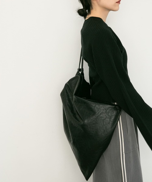 KBF（ケイビーエフ）の「ワンハンドルナップサック（ショルダーバッグ・レディース・アイボリー/ブラック・ONE）」の2枚目の写真