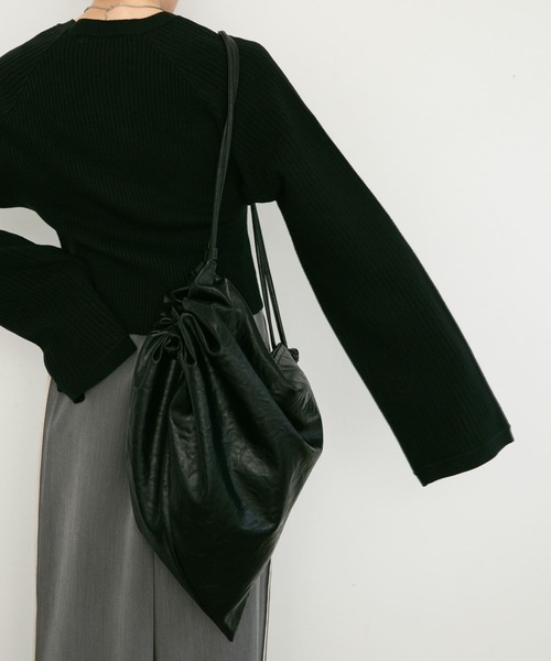 KBF（ケイビーエフ）の「ワンハンドルナップサック（ショルダーバッグ・レディース・アイボリー/ブラック・ONE）」の5枚目の写真