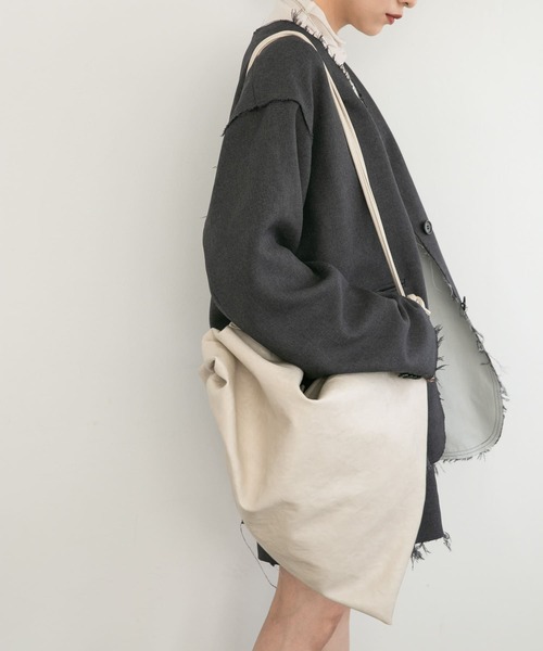 KBF（ケイビーエフ）の「ワンハンドルナップサック（ショルダーバッグ・レディース・アイボリー/ブラック・ONE）」の10枚目の写真