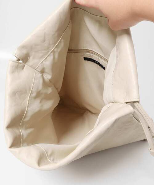 KBF（ケイビーエフ）の「ワンハンドルナップサック（ショルダーバッグ・レディース・アイボリー/ブラック・ONE）」の19枚目の写真