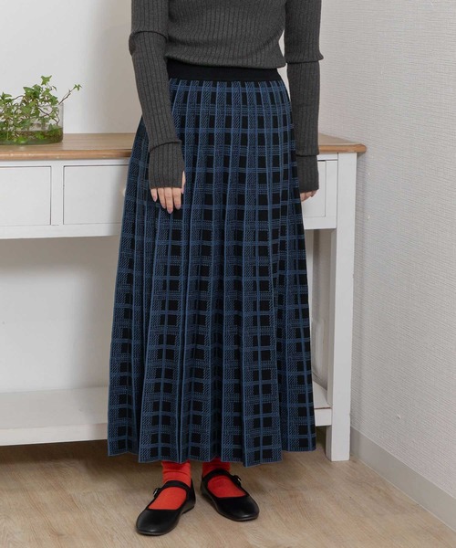 POU DOU DOU（プードゥドゥ）の「チェックプリーツニットスカート（スカート・レディース・ブラック/ブラウン/グレー・3）」の2枚目の写真