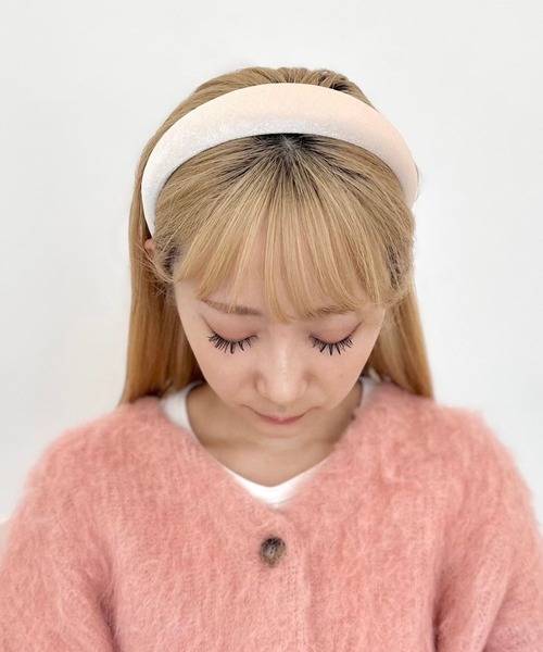 tiny tiny（ティニーティニー）の「ベロアカチューシャ[tiny tiny(ティニーティニー)]（カチューシャ・レディース・ブラック/アイボリー/グリーン・0）」の2枚目の写真