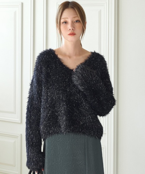 UNE MANSION（ユヌマンション）の「フェイクファーラメシャギーボートネックワイド袖ルーズシルエットニット（ニット/セーター・レディース・ブラック/ベージュ/グレー・FREE）」の17枚目の写真