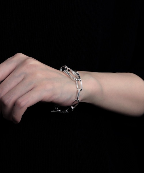YArKA（ヤーカ）の「【YArKA/ヤーカ】nuance oval parts design bracelet [FFF3] / ニュアンスオーバルパーツデザインブレスレット（ブレスレット・レディース・シルバー・S/M/L）」の2枚目の写真