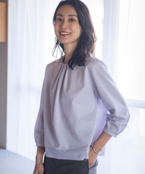 J.PRESS Ladies(J.プレス レディス)の「【WEB限定カラーあり】ストライプジャカード フロントタック カットソー(Tシャツ/カットソー・レディース・ふじ色系1/パープル系1/ネイビー系1/ネイビー系2/ネイビー系/グリーン系1・SMALL)」の6枚目の写真