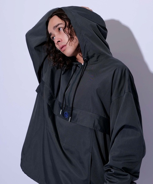 re_k by JUNRED（レクバイジュンレッド）の「re_k by JUNRED / ウーブンハーフジップアノラックパーカー（ブルゾン・メンズ・ブラック/チャコールグレー/ベージュ系その他・M/S/L）」の7枚目の写真