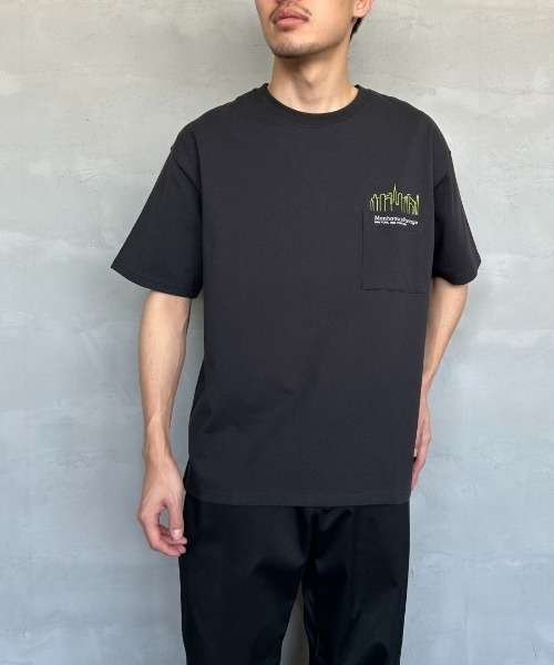 Manhattan Portage（マンハッタンポーテージ）の「[MANHATTAN PORTAGE/マンハッタンポーテージ] 別注 ポケット刺繍 バックプリントTシャツ（Tシャツ/カットソー・レディース・ホワイト/ネイビー/ブラック・S/M/L/XL）」の12枚目の写真
