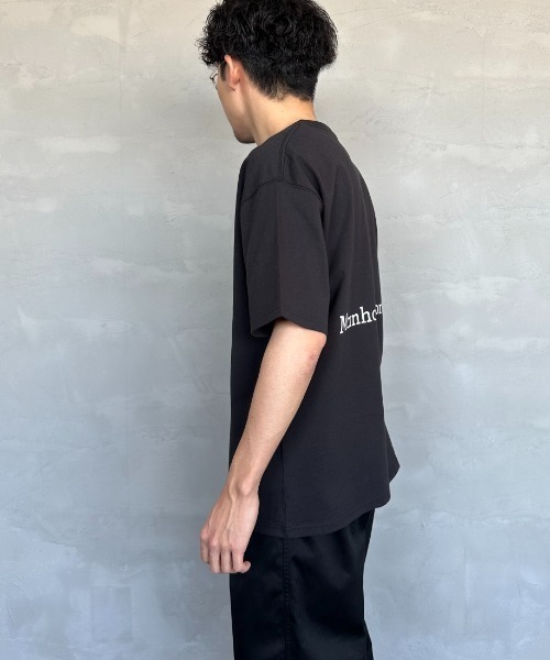 Manhattan Portage（マンハッタンポーテージ）の「[MANHATTAN PORTAGE/マンハッタンポーテージ] 別注 ポケット刺繍 バックプリントTシャツ（Tシャツ/カットソー・レディース・ホワイト/ネイビー/ブラック・S/M/L/XL）」の13枚目の写真