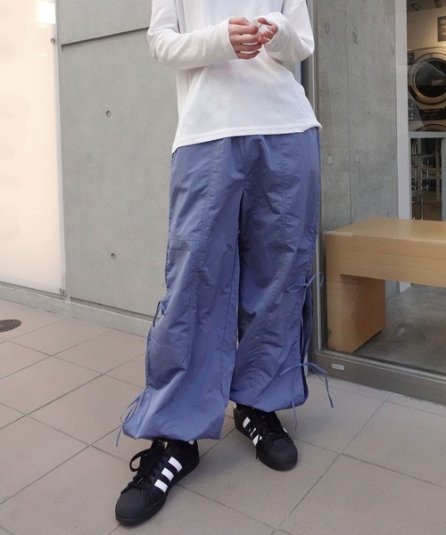 CORNERS（コーナーズ）の「ナイロンサイドリボンパンツ（カーゴパンツ・レディース・ベージュ系その他/ベージュ/ブルー/ブラック・M）」の9枚目の写真