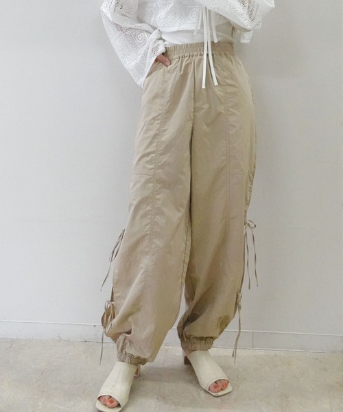 CORNERS（コーナーズ）の「ナイロンサイドリボンパンツ（カーゴパンツ・レディース・ベージュ系その他/ベージュ/ブルー/ブラック・M）」の5枚目の写真