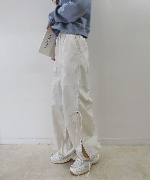 CORNERS（コーナーズ）の「ナイロンサイドリボンパンツ（カーゴパンツ・レディース・ベージュ系その他/ベージュ/ブルー/ブラック・M）」の13枚目の写真