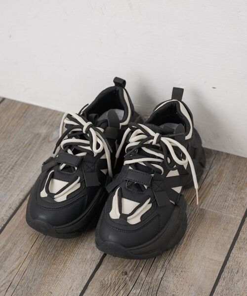 RETRO GIRL（レトロガール）の「レースアップスニーカー（スニーカー・レディース・ブラック/オフホワイト・LARGE/MEDIUM）」の11枚目の写真