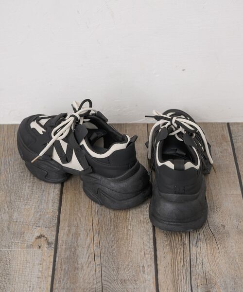 RETRO GIRL（レトロガール）の「レースアップスニーカー（スニーカー・レディース・ブラック/オフホワイト・LARGE/MEDIUM）」の10枚目の写真