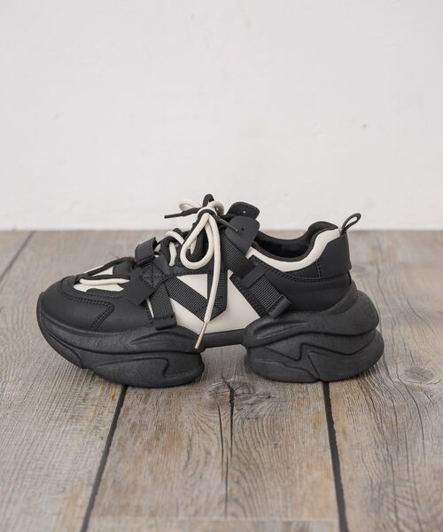 RETRO GIRL（レトロガール）の「レースアップスニーカー（スニーカー・レディース・ブラック/オフホワイト・LARGE/MEDIUM）」の9枚目の写真