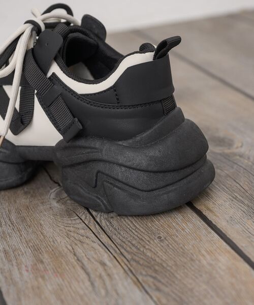 RETRO GIRL（レトロガール）の「レースアップスニーカー（スニーカー・レディース・ブラック/オフホワイト・LARGE/MEDIUM）」の8枚目の写真