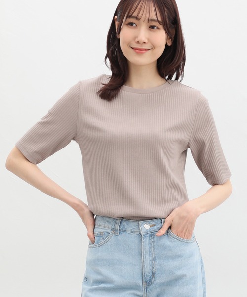 Honeys(ハニーズ)の「半袖ボートネックTシャツ(Tシャツ/カットソー・レディース・モカ/ピンク/グリーン/オフホワイト/ブラック/グレイッシュベージュ/ブルー・S/M/L/LL)」の1枚目の写真