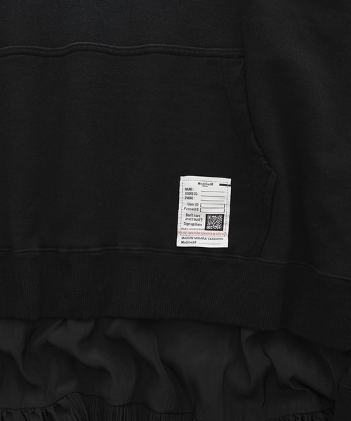 Maison MIHARA YASUHIRO(メゾンミハラヤスヒロ)の「【Maison MIHARA YASUHIRO/メゾンミハラヤスヒロ】HOODIE COMBINED DRESS/フーディーコンビドレス/ワンピース(ワンピース・レディース・ブラック/ホワイト・FREE)」の4枚目の写真
