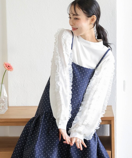 AMELY(エミリー)の「フリルスリーブブラウス(シャツ/ブラウス・レディース・ホワイト/ブラック・フリー)」の2枚目の写真
