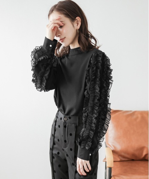 AMELY(エミリー)の「フリルスリーブブラウス(シャツ/ブラウス・レディース・ホワイト/ブラック・フリー)」の5枚目の写真