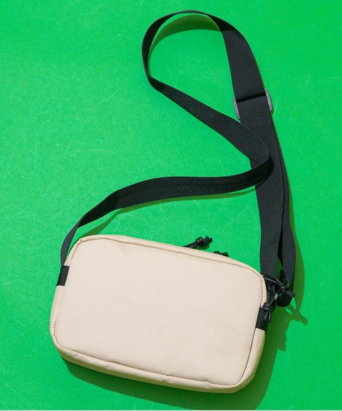 （What it isNt）ART BY MARKGONZALES（ワットイットイズント）の「【(What it isNt) ART BY MARK GONZALES/(ワットイットイズント) アートバイ マークゴンザレス】スクエアウエストショルダー（ショルダーバッグ・メンズ・レッド/ブラック/ダークベージュ/ベージュ・FREE）」の6枚目の写真