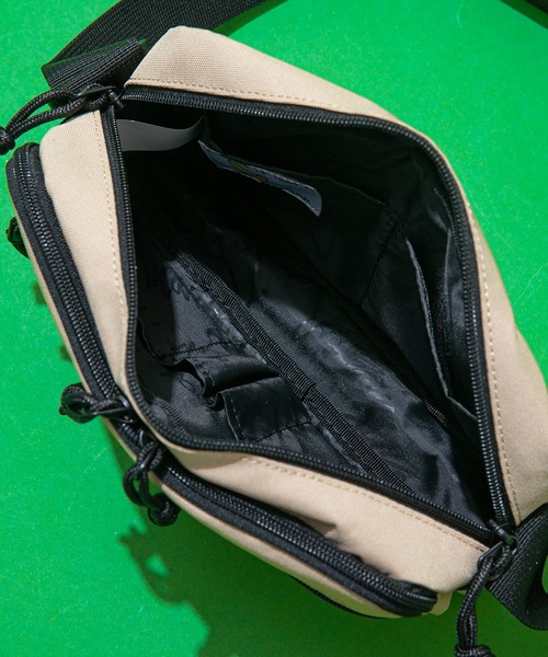 （What it isNt）ART BY MARKGONZALES（ワットイットイズント）の「【(What it isNt) ART BY MARK GONZALES/(ワットイットイズント) アートバイ マークゴンザレス】スクエアウエストショルダー（ショルダーバッグ・メンズ・レッド/ブラック/ダークベージュ/ベージュ・FREE）」の5枚目の写真