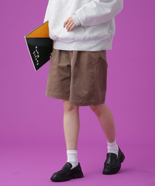 Apo(s)ture(アポスチャー)の「SOFIA-001/コーデュロイワンタックショートパンツ(その他パンツ・レディース・ホワイト/カーキ/ネイビー/ベージュ・XS/S/M/L/XL)」の2枚目の写真