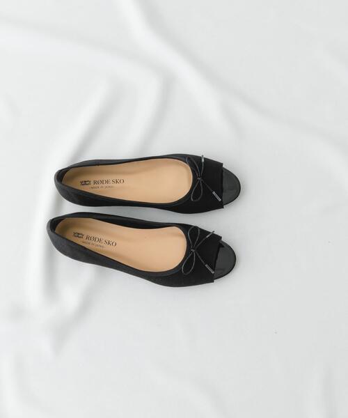 RODE SKO(ロデスコ)の「『MADE IN JAPAN』オープントゥリボンパンプス(パンプス・レディース・シルバー/ライトブルー/ブラック・36/37/38)」の2枚目の写真