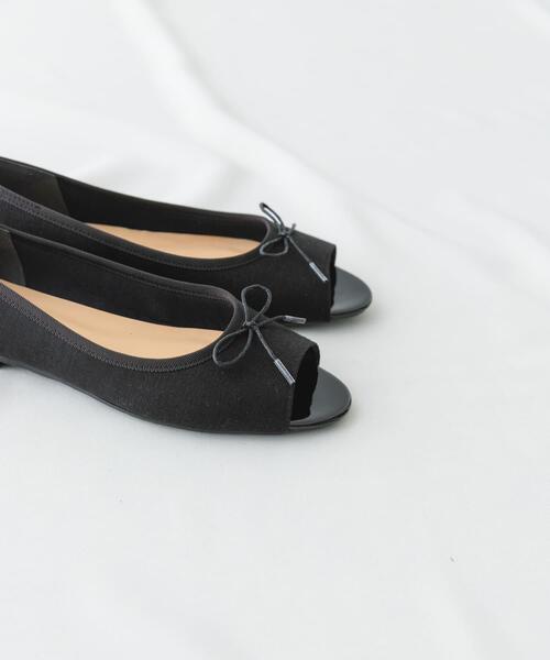 RODE SKO(ロデスコ)の「『MADE IN JAPAN』オープントゥリボンパンプス(パンプス・レディース・シルバー/ライトブルー/ブラック・36/37/38)」の4枚目の写真