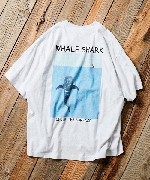 Jonas Claesson（ジョナスクレアッソン）の「JONAS CLAESSON/ジョナス クレアッソン Whale  Shark Tee/ホエールシャーク Tシャツ/バックプリント/リラックスフィット（Tシャツ/カットソー・メンズ・イエロー/ホワイト/グレー/ブラック/サックスブルー・MEDIUM/LARGE）」の16枚目の写真