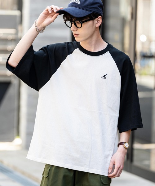 KANGOL(カンゴール)の「KANGOL カンゴール 別注コラボワンポイント刺繍Tシャツ(Tシャツ/カットソー・メンズ・ホワイト/ホワイト系/ホワイト×ブラック/ナチュラル/オートミール/ブラック/ネイビー/ベージュ/ブルー・XL/L/M)」の4枚目の写真