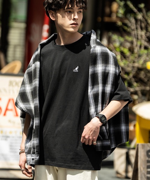 KANGOL(カンゴール)の「KANGOL カンゴール 別注コラボワンポイント刺繍Tシャツ(Tシャツ/カットソー・メンズ・ホワイト/ホワイト系/ホワイト×ブラック/ナチュラル/オートミール/ブラック/ネイビー/ベージュ/ブルー・XL/L/M)」の5枚目の写真