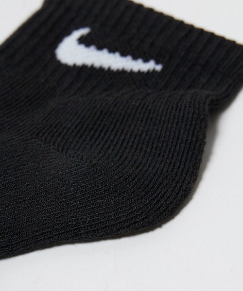 NIKE（ナイキ）の「NIKE/ナイキ BACIS PACK ANKLE 3PK ソックス（ソックス/靴下・キッズ・ホワイト/ブラック/その他・17-21cm）」の4枚目の写真