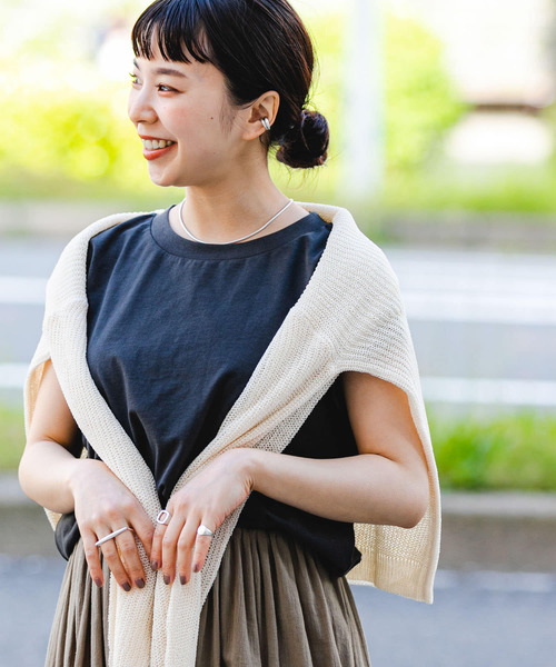 ITEMS URBANRESEARCH(アイテムズ アーバンリサーチ)の「クルーネックノースリーブTシャツ(Tシャツ/カットソー・レディース・ホワイト/チャコールグレー/グレー/オレンジ・FREE)」の1枚目の写真