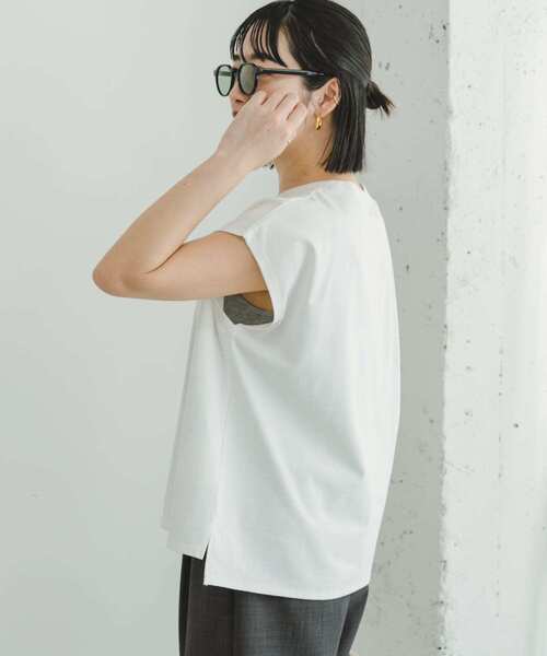 ITEMS URBANRESEARCH(アイテムズ アーバンリサーチ)の「クルーネックノースリーブTシャツ(Tシャツ/カットソー・レディース・ホワイト/チャコールグレー/グレー/オレンジ・FREE)」の6枚目の写真