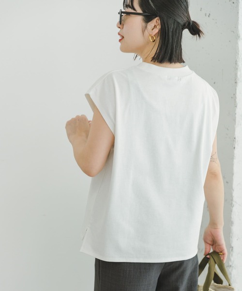 ITEMS URBANRESEARCH(アイテムズ アーバンリサーチ)の「クルーネックノースリーブTシャツ(Tシャツ/カットソー・レディース・ホワイト/チャコールグレー/グレー/オレンジ・FREE)」の7枚目の写真