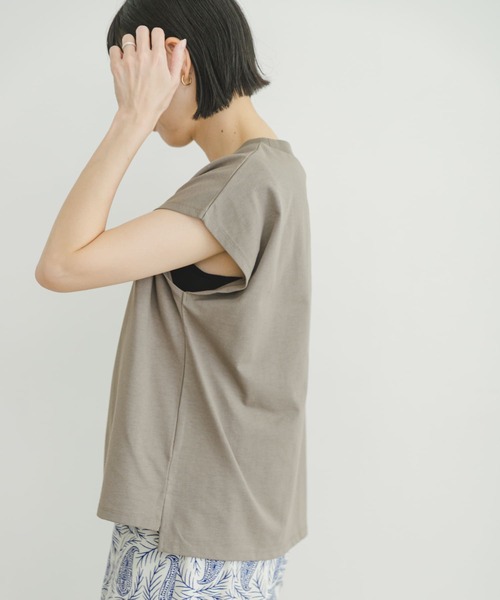 ITEMS URBANRESEARCH(アイテムズ アーバンリサーチ)の「クルーネックノースリーブTシャツ(Tシャツ/カットソー・レディース・ホワイト/チャコールグレー/グレー/オレンジ・FREE)」の18枚目の写真