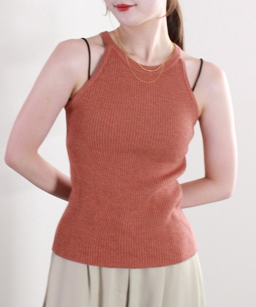 Reurie'（レウリィ）の「【7色展開｜HIT ITEM!｜ZOZO限定カラー登場!】アメリカンスリーブメランジニット / アメスリニット ホルターネック メランジニット ノースリーブ キャミソール 大人カジュアル ヘルシー シンプル モード 韓国（タンクトップ・レディース・ブラウン/ライム/ブラック/チャコールグレー/ピンク/レッド/ブルー・FREE）」の7枚目の写真