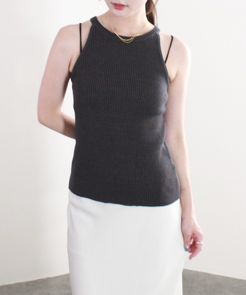 Reurie'（レウリィ）の「【5色展開／新色追加】アメリカンスリーブメランジニット / アメスリニット ホルターネック メランジニット ノースリーブ キャミソール 大人カジュアル ヘルシー シンプル モード 韓国（タンクトップ・レディース・ブラウン/ライム/ブラック/チャコールグレー/ピンク・FREE）」の3枚目の写真