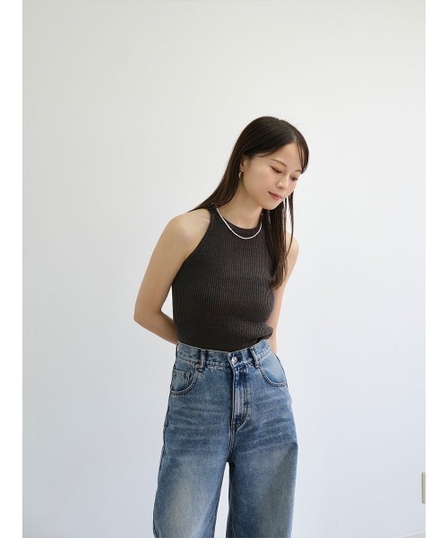 Reurie'（レウリィ）の「【5色展開／新色追加】アメリカンスリーブメランジニット / アメスリニット ホルターネック メランジニット ノースリーブ キャミソール 大人カジュアル ヘルシー シンプル モード 韓国（タンクトップ・レディース・ブラウン/ライム/ブラック/チャコールグレー/ピンク・FREE）」の6枚目の写真