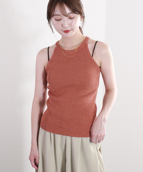 Reurie'（レウリィ）の「【7色展開｜HIT ITEM!｜ZOZO限定カラー登場!】アメリカンスリーブメランジニット / アメスリニット ホルターネック メランジニット ノースリーブ キャミソール 大人カジュアル ヘルシー シンプル モード 韓国（タンクトップ・レディース・ブラウン/ライム/ブラック/チャコールグレー/ピンク/レッド/ブルー・FREE）」の20枚目の写真