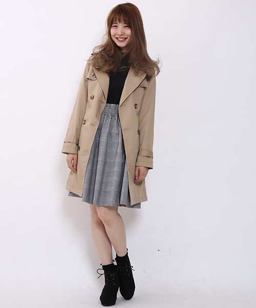 one after another NICE CLAUP(ワンアフターアナザーナイスクラップ)の「【ナイスクラップ】トレンチコート(トレンチコート・レディース・ベージュ/ベージュ系その他/カーキ・LARGE/MEDIUM)」の16枚目の写真