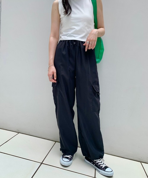 Teem Store(チームストア)の「ルーズシルエット ジョガー カーゴパンツ(カーゴパンツ・レディース・グレー/ブラック・L/M)」の3枚目の写真