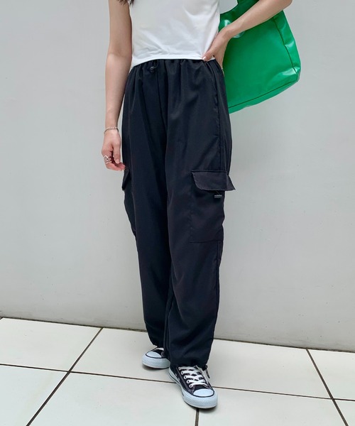 Teem Store(チームストア)の「ルーズシルエット ジョガー カーゴパンツ(カーゴパンツ・レディース・グレー/ブラック・L/M)」の22枚目の写真